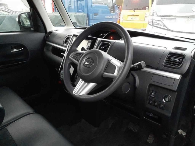 DAIHATSU TANTO 2015