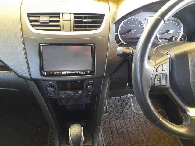 SUZUKI SWIFT 2012