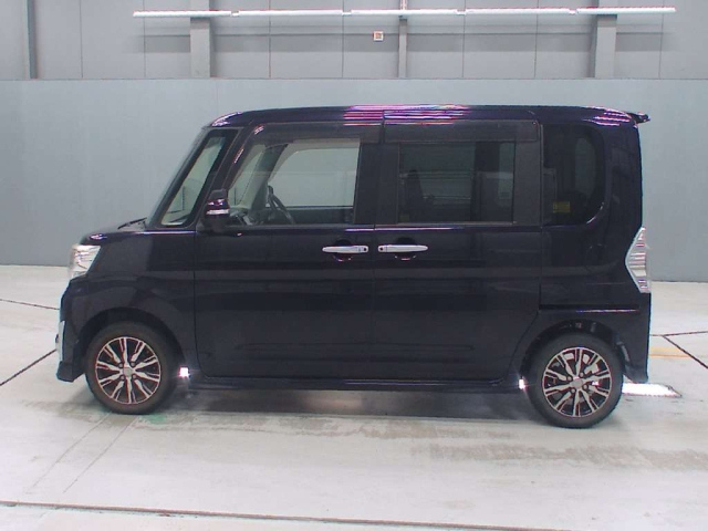 DAIHATSU TANTO 2015