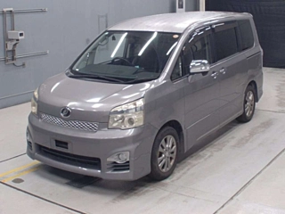 TOYOTA VOXY 2013