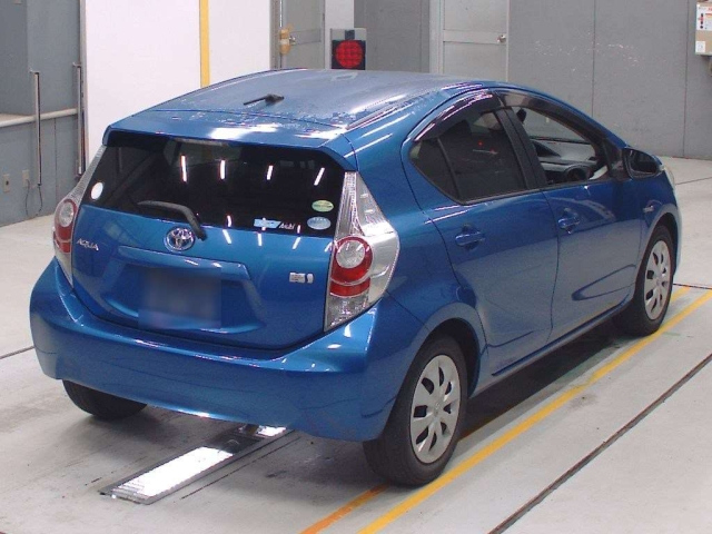 TOYOTA AQUA 2012