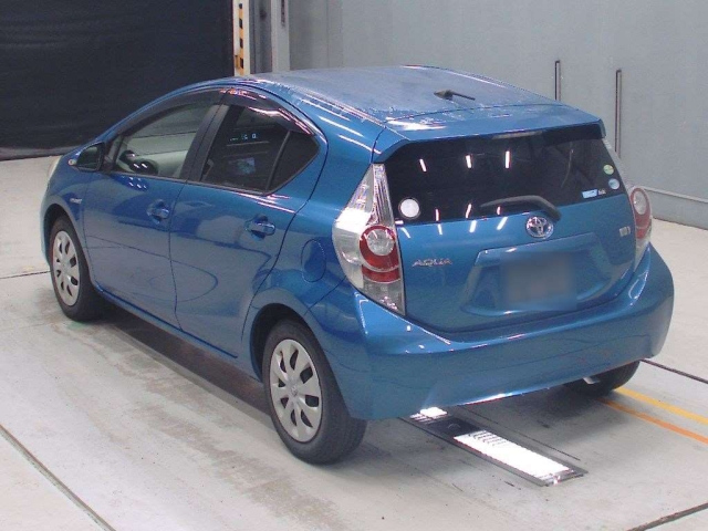 TOYOTA AQUA 2012