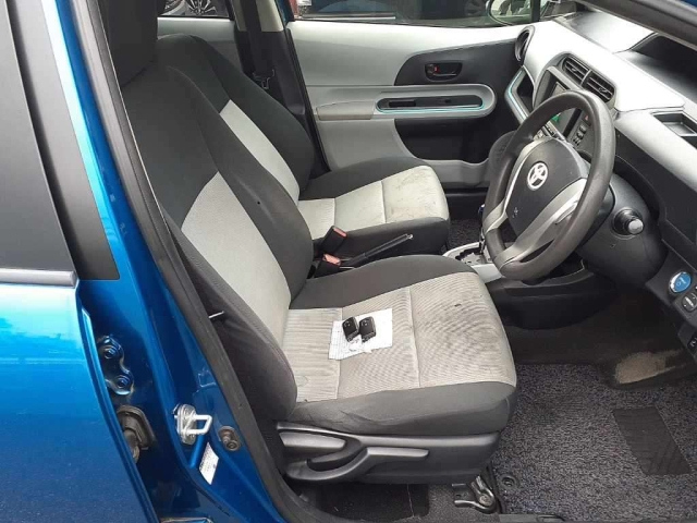 TOYOTA AQUA 2012