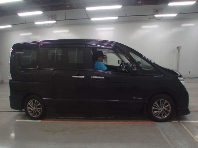 NISSAN SERENA 2014