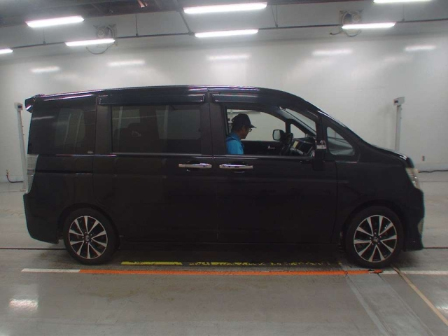 HONDA STEP WAGON 2012