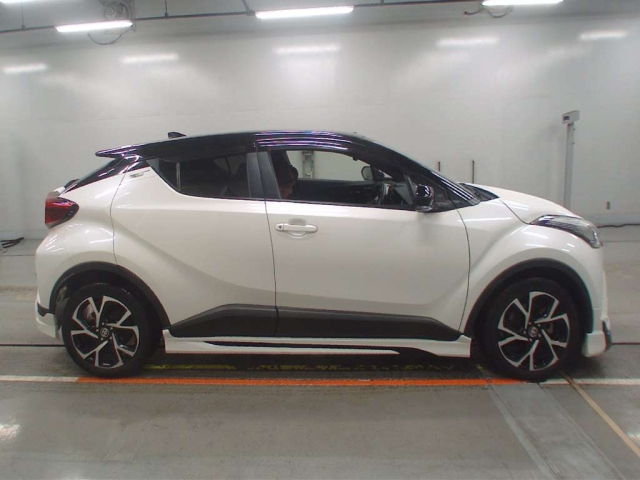 TOYOTA C-HR 2018
