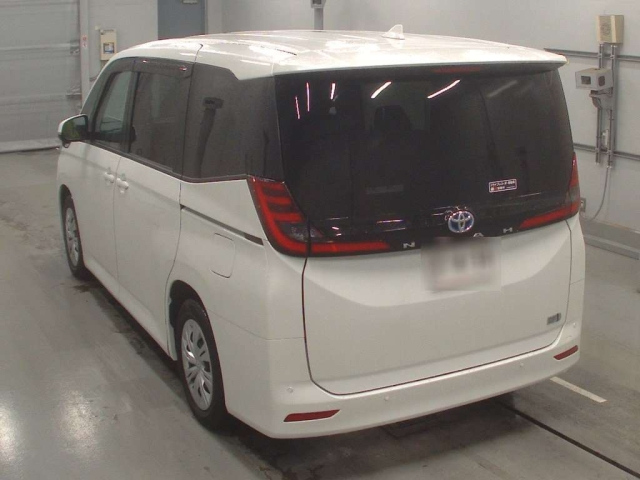 TOYOTA NOAH 2022