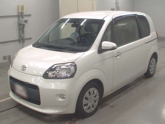 TOYOTA PORTE 2015