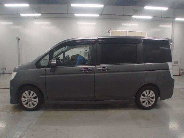 HONDA STEP WAGON 2009