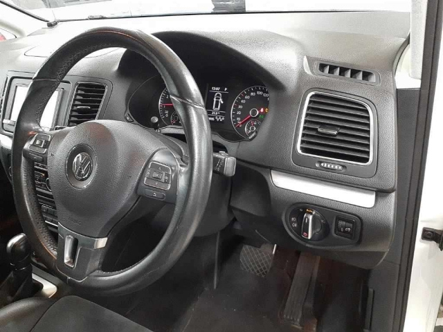 VOLKSWAGEN SHARAN 2012