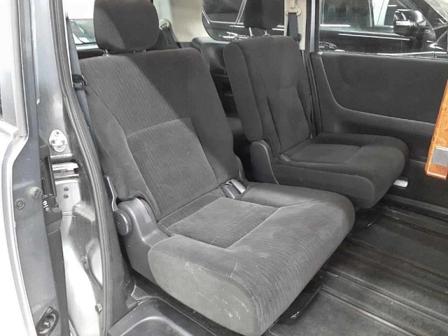 NISSAN SERENA 2010