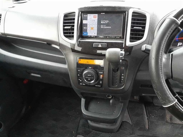 SUZUKI SOLIO 2011