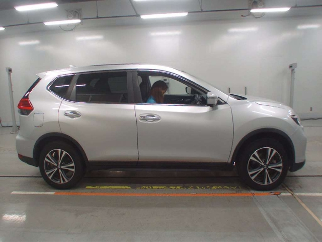 NISSAN X-TRAIL 2018