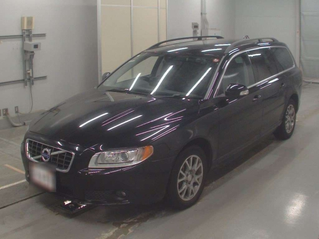 VOLVO V70 2010