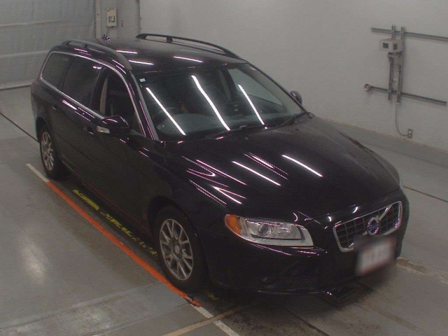 VOLVO V70 2010