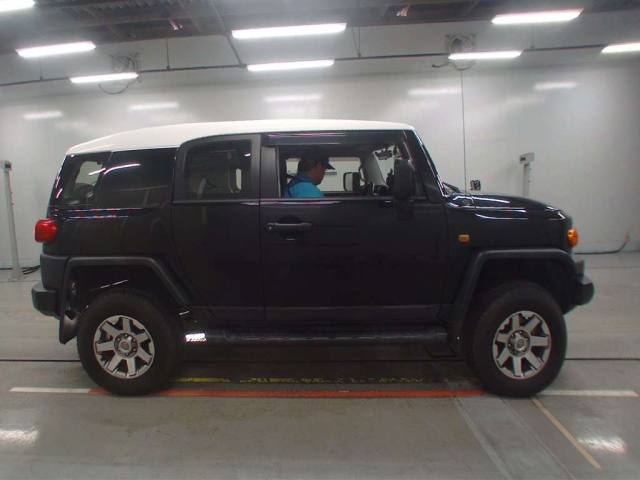 TOYOTA FJ CRUISER 2015
