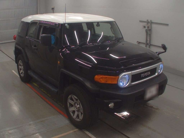TOYOTA FJ CRUISER 2015