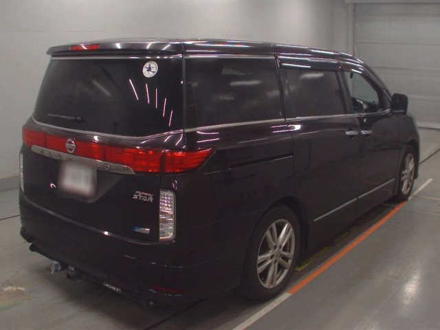 NISSAN ELGRAND 2010