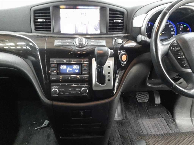NISSAN ELGRAND 2010
