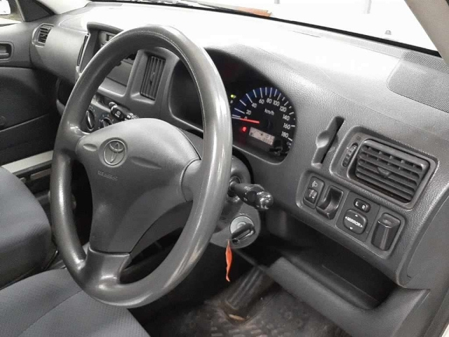 TOYOTA PROBOX 2010