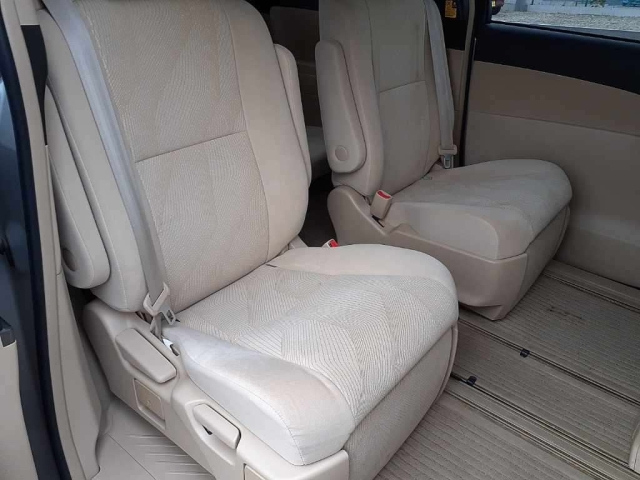 TOYOTA ESTIMA 2013