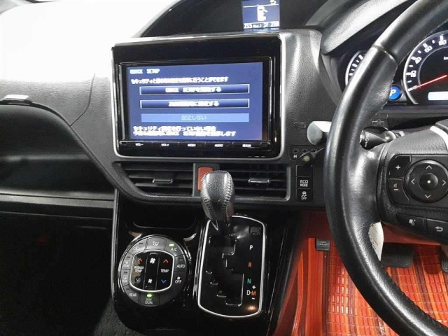 TOYOTA NOAH 2016