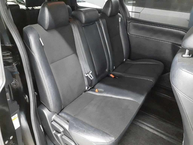 TOYOTA NOAH 2016