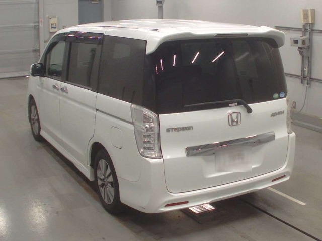HONDA STEP WAGON 2013