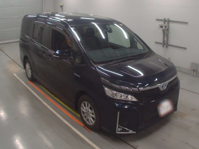 TOYOTA VOXY 2018