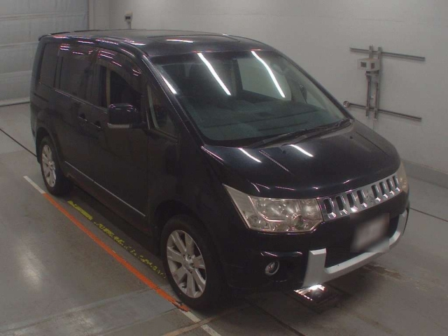 MITSUBISHI DELICA D5 2010