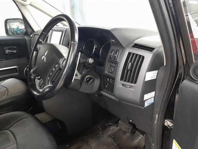 MITSUBISHI DELICA D5 2010