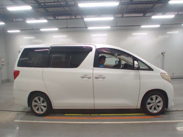 TOYOTA ALPHARD 2009