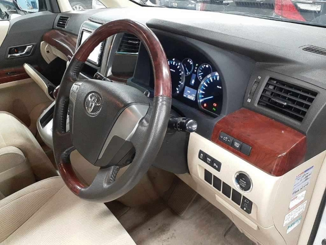 TOYOTA ALPHARD 2009