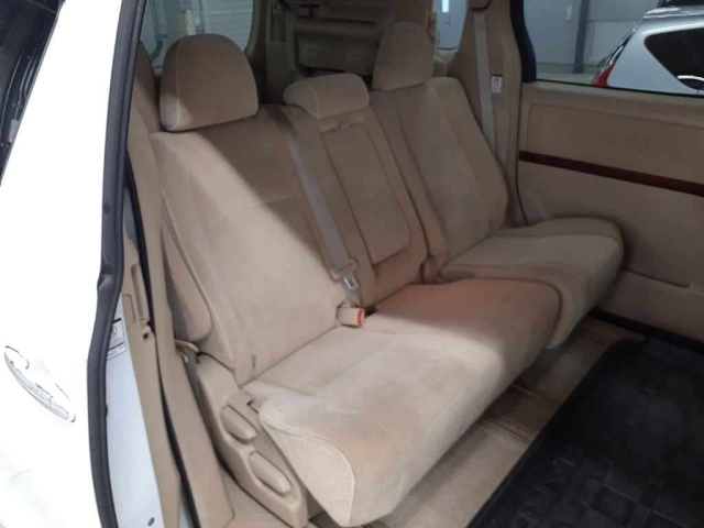 TOYOTA ALPHARD 2009