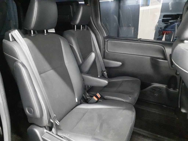 TOYOTA NOAH 2018