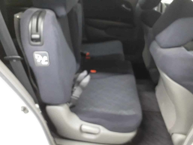 HONDA STREAM 2011
