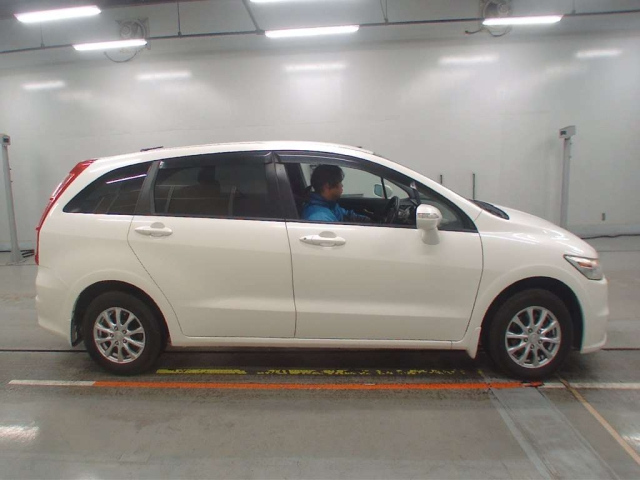 HONDA STREAM 2011