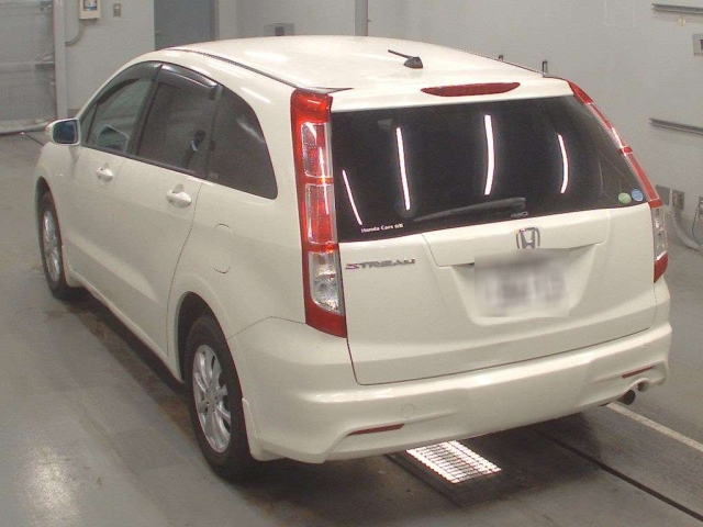 HONDA STREAM 2011
