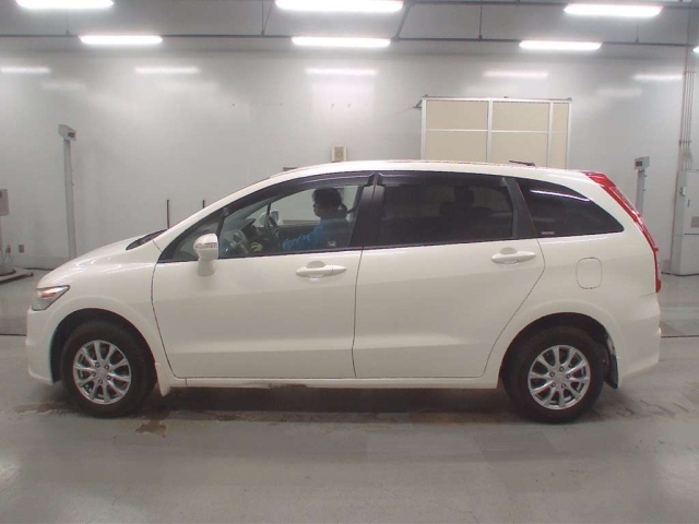 HONDA STREAM 2011