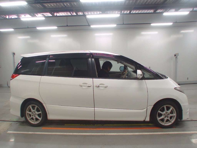TOYOTA ESTIMA 2009