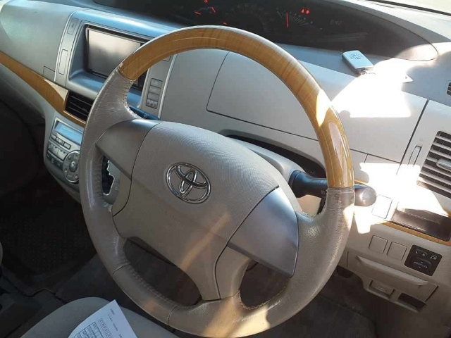 TOYOTA ESTIMA 2009