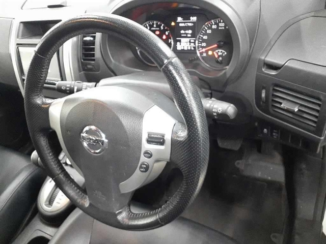 NISSAN X-TRAIL 2013