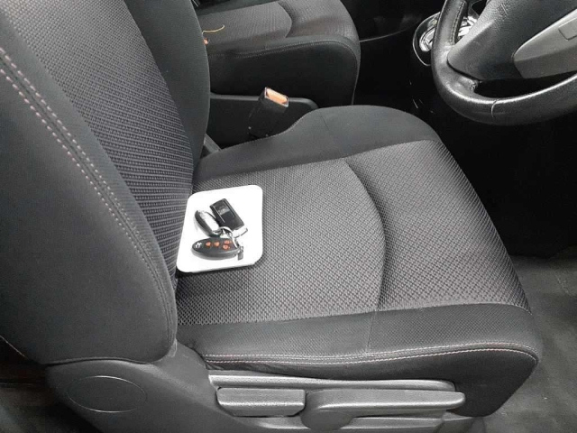 NISSAN SERENA 2011