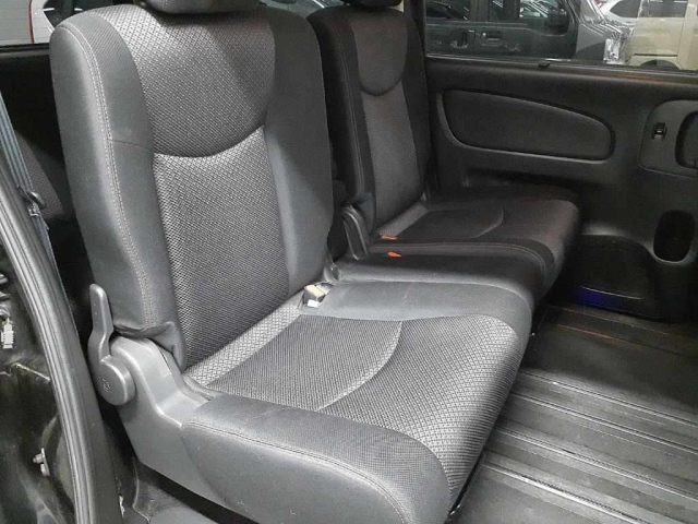 NISSAN SERENA 2011