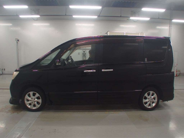 NISSAN SERENA 2011