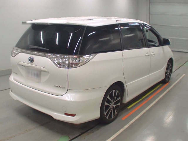 TOYOTA ESTIMA 2014