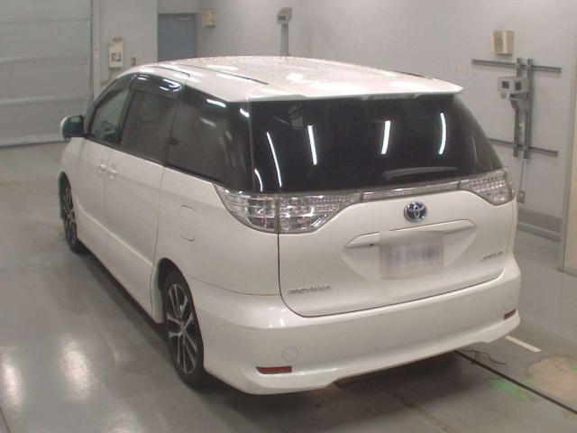 TOYOTA ESTIMA 2014