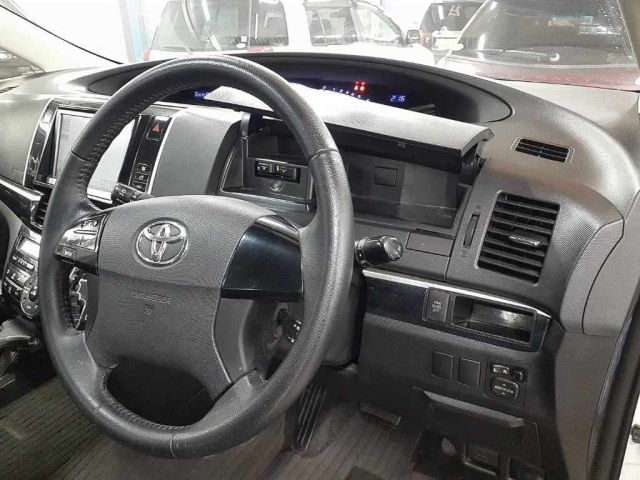 TOYOTA ESTIMA 2014