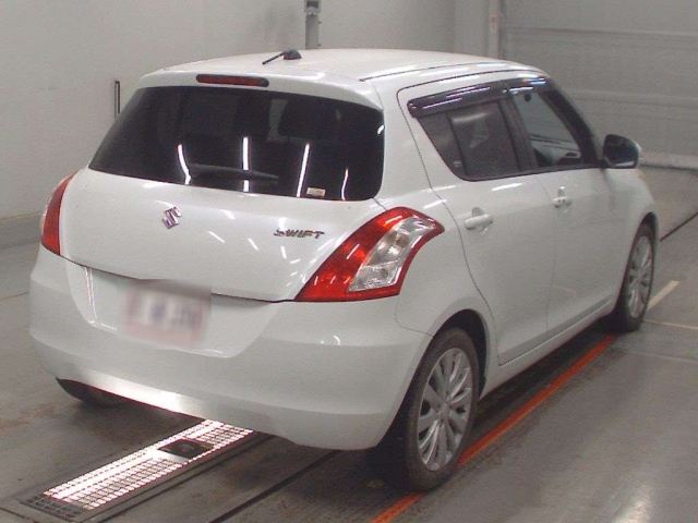 SUZUKI SWIFT 2012