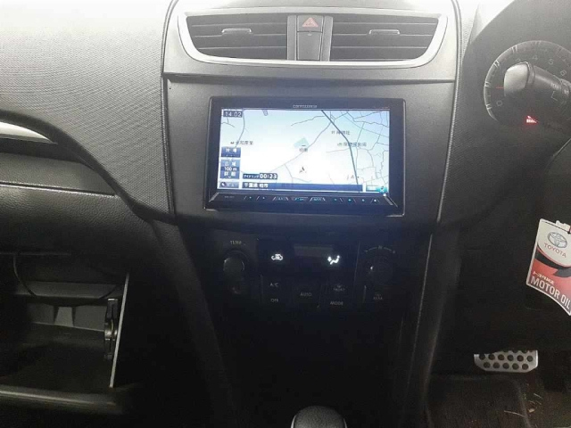 SUZUKI SWIFT 2012